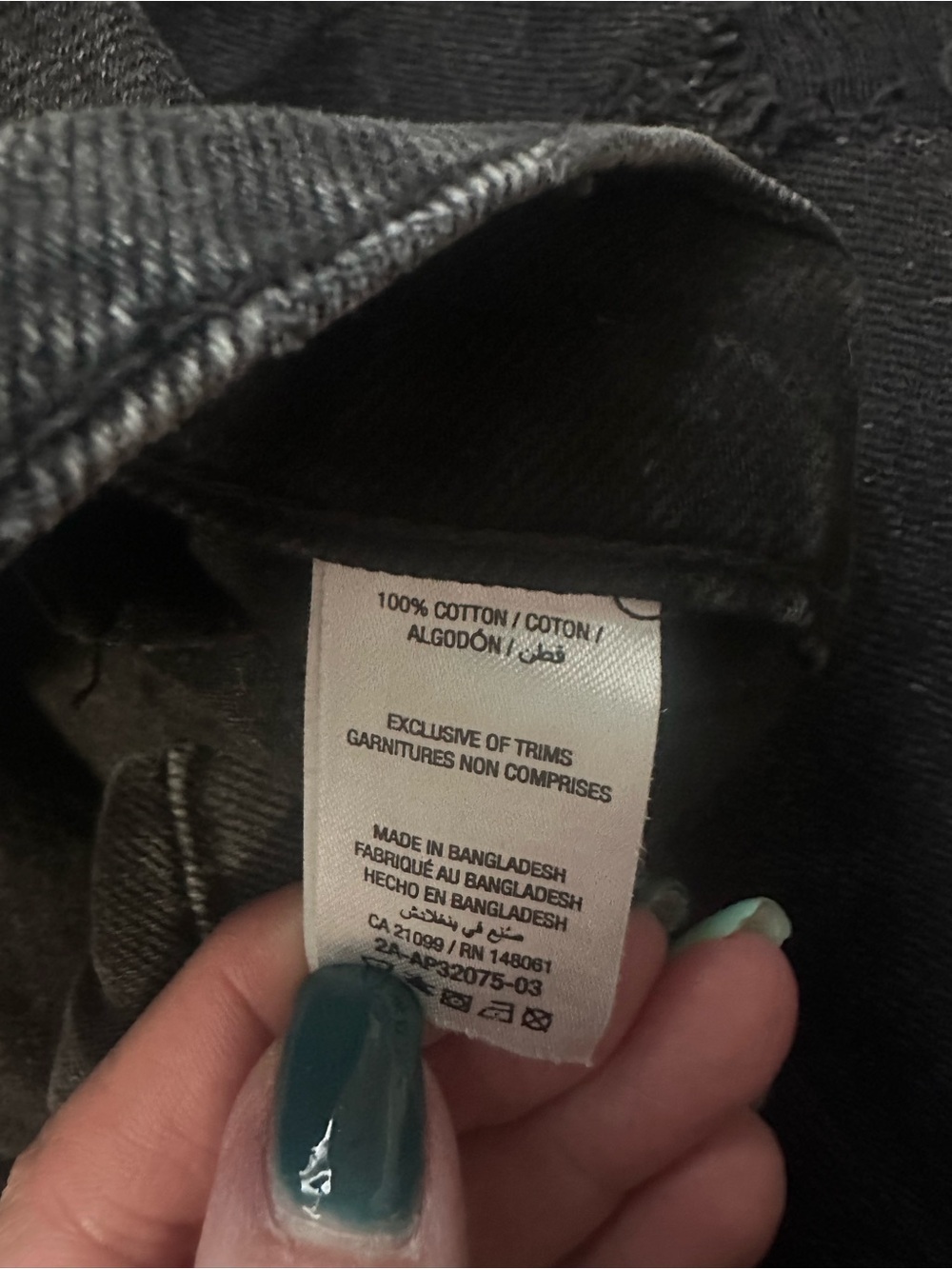 Ardene High Rise Mom Shorts - Picture 4 of 4
